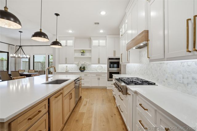 6615 E 123rd Place S, Bixby, OK 74008