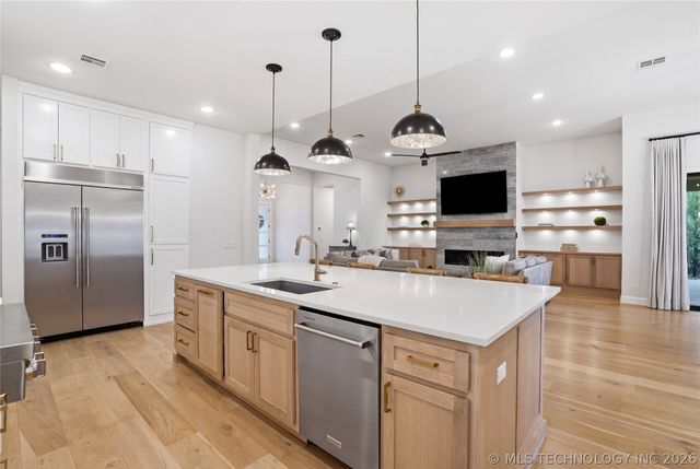 6615 E 123rd Place S, Bixby, OK 74008