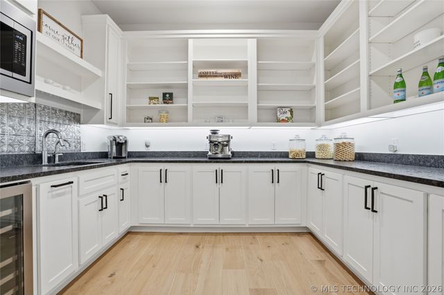 6615 E 123rd Place S, Bixby, OK 74008