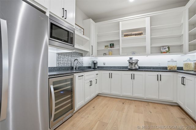 6615 E 123rd Place S, Bixby, OK 74008