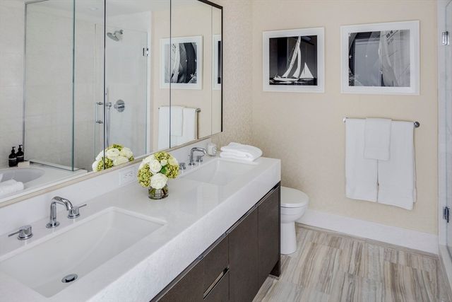 100 Lovejoy Wharf 14E, Boston, MA 02114