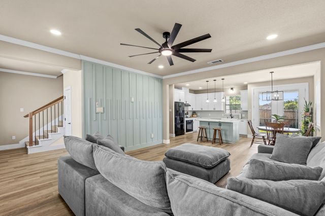 919 SW 3rd Avenue, Mineral Wells, TX 76067