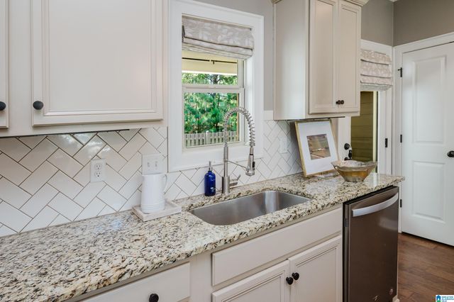 180 LAKE CHELSEA DRIVE, Chelsea, AL 35043