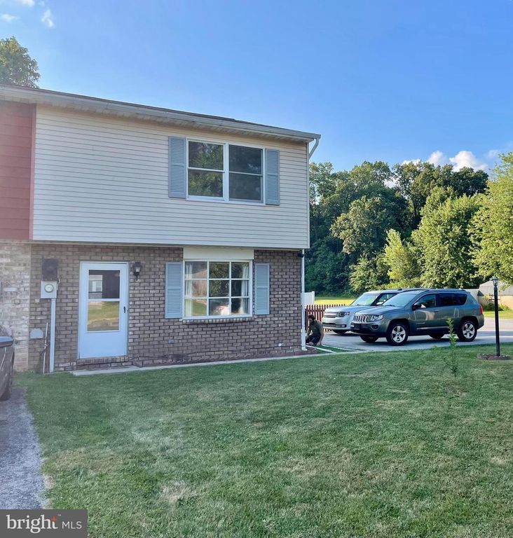 5-C PIN OAK DR, Gettysburg, PA 17325