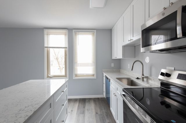 4029 14th Avenue S 15G, Minneapolis, MN 55407