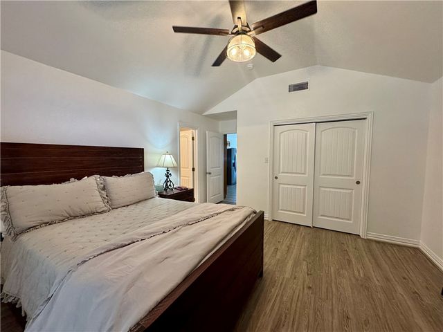 203 Oakwood Drive, Mexia, TX 76667
