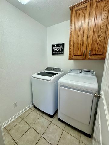 203 Oakwood Drive, Mexia, TX 76667