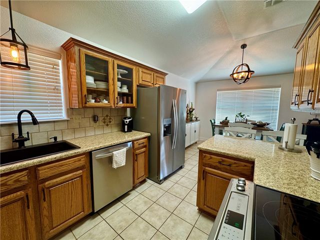 203 Oakwood Drive, Mexia, TX 76667