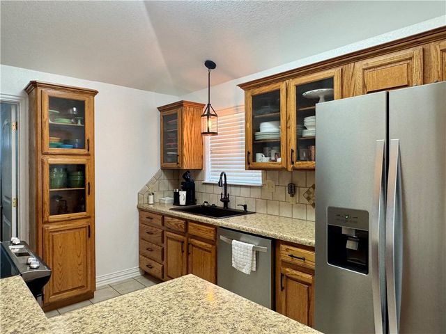203 Oakwood Drive, Mexia, TX 76667