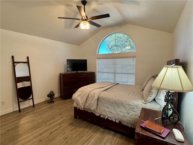 203 Oakwood Drive, Mexia, TX 76667