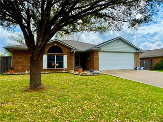203 Oakwood Drive, Mexia, TX 76667