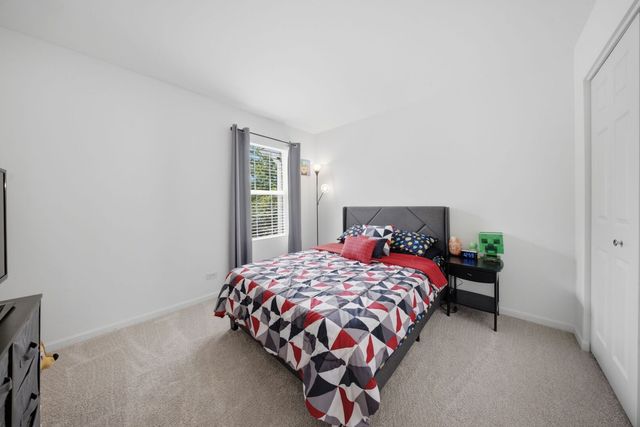 185 Springbrook Trail S, Oswego, IL 60543