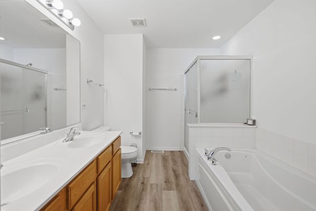 185 Springbrook Trail S, Oswego, IL 60543