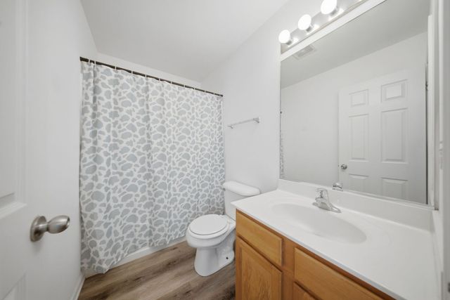 185 Springbrook Trail S, Oswego, IL 60543