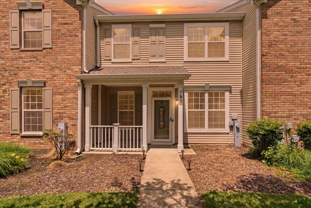 185 Springbrook Trail S, Oswego, IL 60543