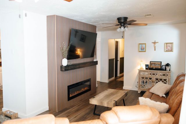 236 N Division St, Seymour, MO 65746