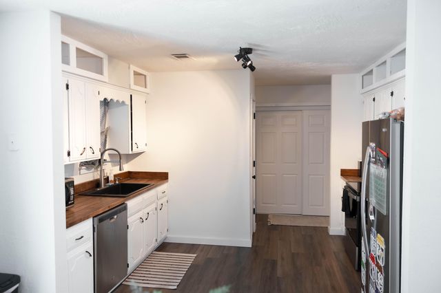 236 N Division St, Seymour, MO 65746