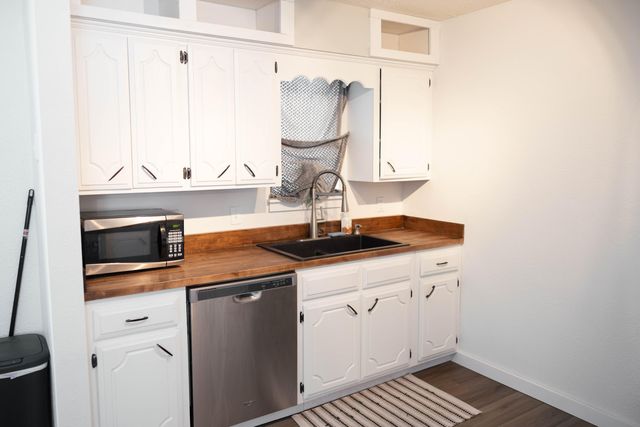 236 N Division St, Seymour, MO 65746