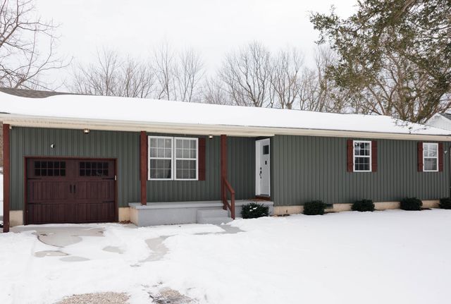 236 N Division St, Seymour, MO 65746