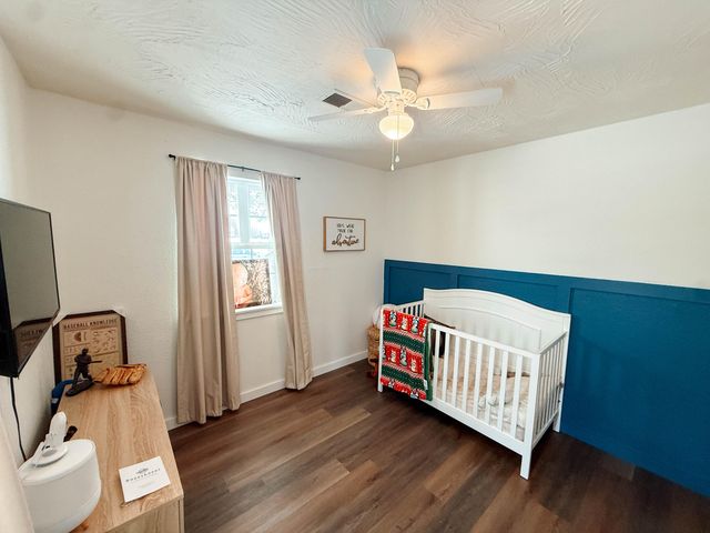 236 N Division St, Seymour, MO 65746