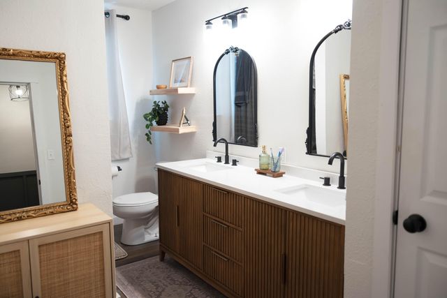 236 N Division St, Seymour, MO 65746