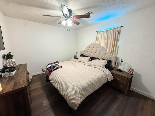 236 N Division St, Seymour, MO 65746