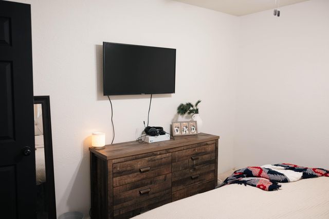 236 N Division St, Seymour, MO 65746