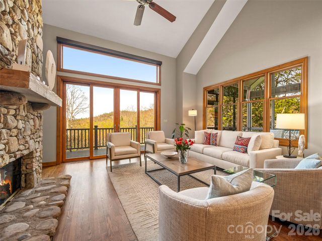 4 Wild Ivy Run, Hendersonville, NC 28739