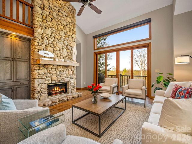 4 Wild Ivy Run, Hendersonville, NC 28739