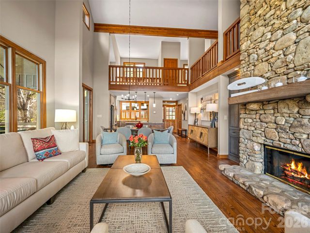 4 Wild Ivy Run, Hendersonville, NC 28739
