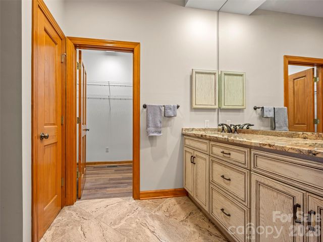 4 Wild Ivy Run, Hendersonville, NC 28739