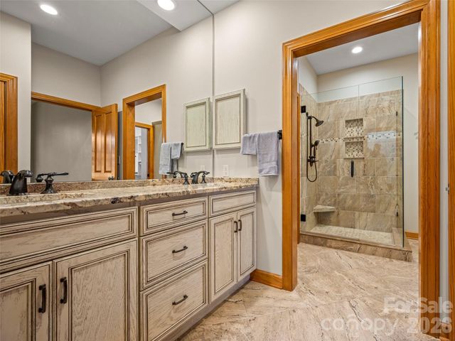 4 Wild Ivy Run, Hendersonville, NC 28739