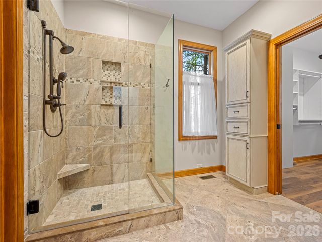 4 Wild Ivy Run, Hendersonville, NC 28739