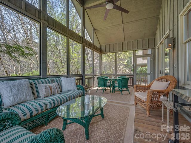 4 Wild Ivy Run, Hendersonville, NC 28739