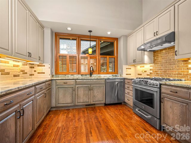 4 Wild Ivy Run, Hendersonville, NC 28739