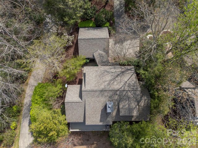4 Wild Ivy Run, Hendersonville, NC 28739