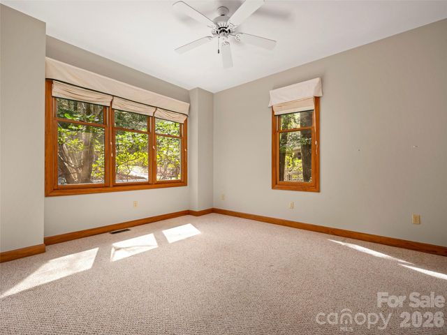 4 Wild Ivy Run, Hendersonville, NC 28739