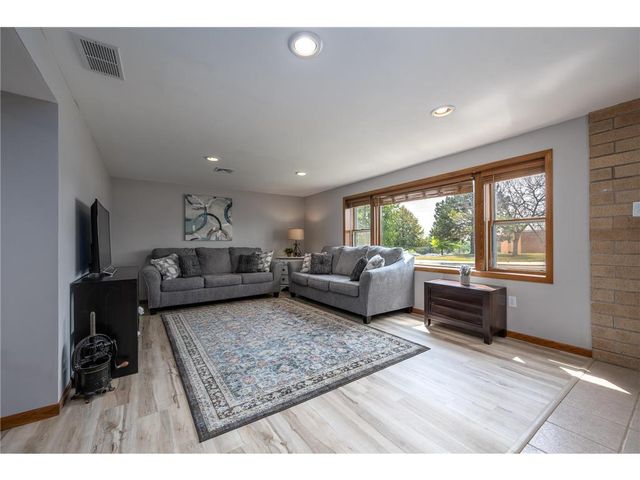 1026 S Starr Avenue, New Richmond, WI 54017