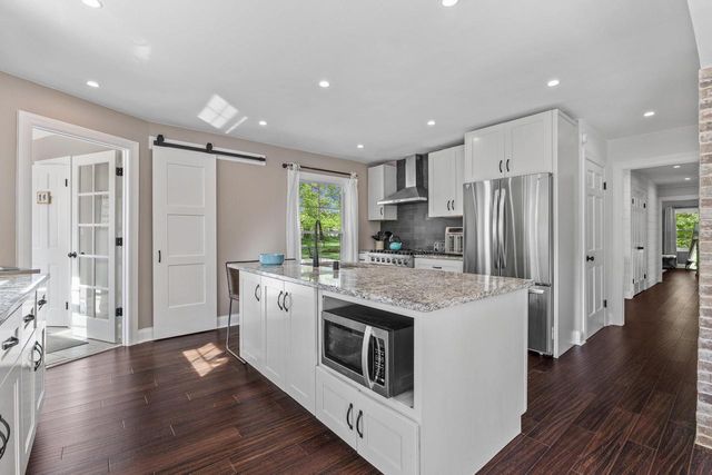 1005 Lone Tree ROAD, Elm Grove, WI 53122