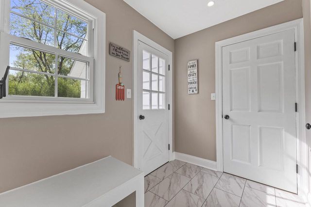 1005 Lone Tree ROAD, Elm Grove, WI 53122