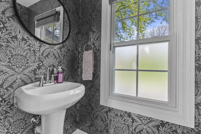 1005 Lone Tree ROAD, Elm Grove, WI 53122