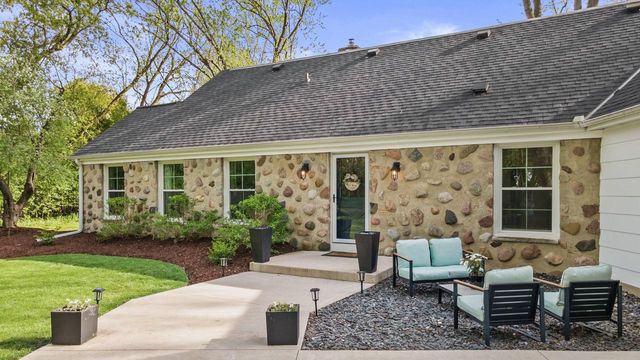 1005 Lone Tree ROAD, Elm Grove, WI 53122