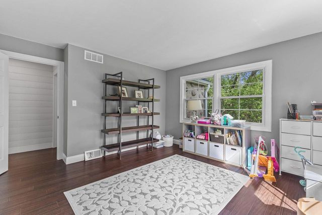 1005 Lone Tree ROAD, Elm Grove, WI 53122