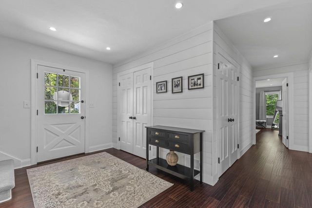 1005 Lone Tree ROAD, Elm Grove, WI 53122