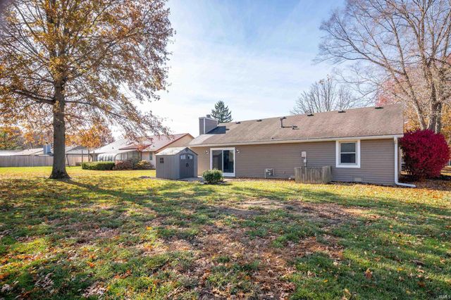 910 S Devonshire Road, Yorktown, IN 47396