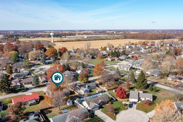 910 S Devonshire Road, Yorktown, IN 47396