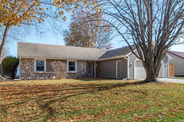 910 S Devonshire Road, Yorktown, IN 47396