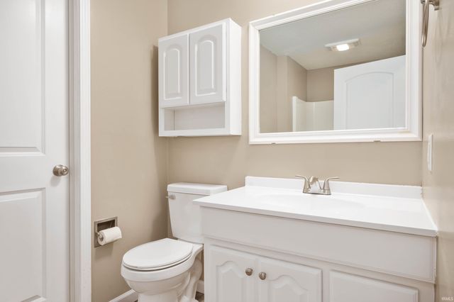 910 S Devonshire Road, Yorktown, IN 47396