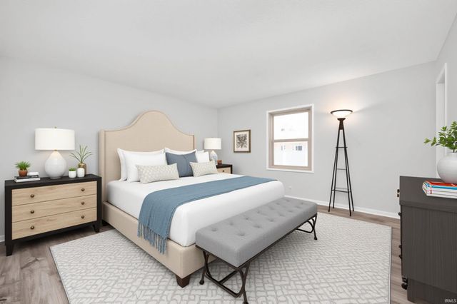 910 S Devonshire Road, Yorktown, IN 47396