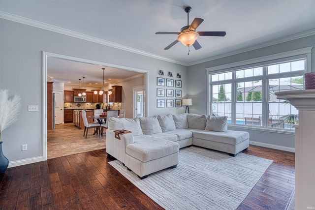 4298 Huntington Ridge Circle, Newburgh, IN 47630
